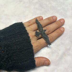 Alchemy Gothic Black Consort raven handspan ring in blackened pewter-size 8